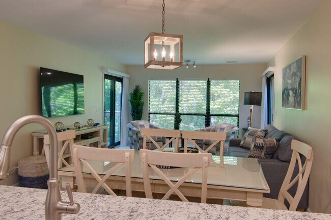 Building Photo - 10 Dune House Ln