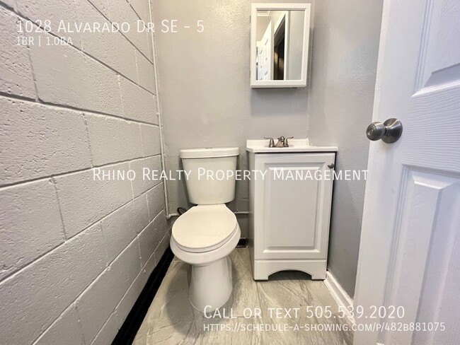 Building Photo - 1st Month Rent Free! Remodeled 1 Bedroom, ...