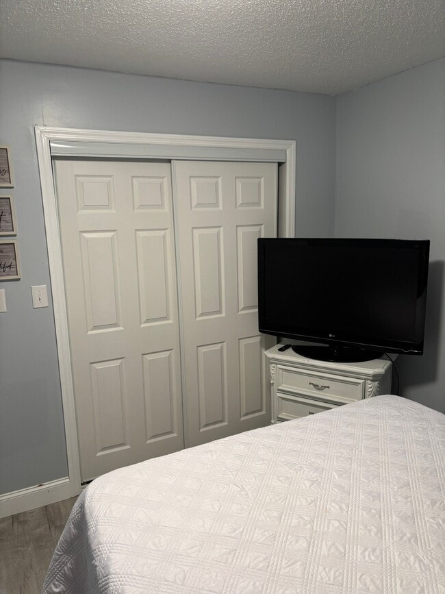 Building Photo - 279 Noles Dr