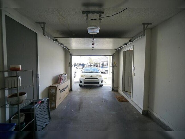 Building Photo - Harbour Island - Resort Style Living in a ...