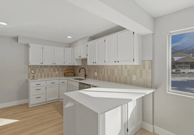 Building Photo - 403 Highland Dr