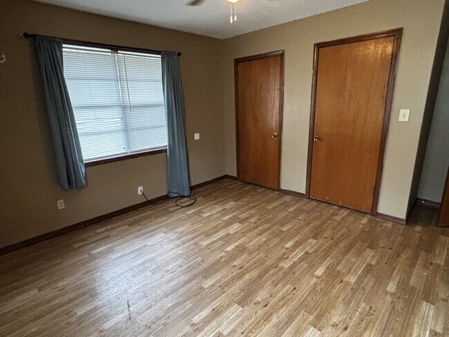 Building Photo - 213 Cazort St