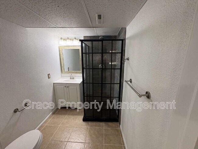 Building Photo - 14221 E Radcliff Cir