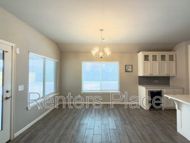 Building Photo - 13936 S Ironwood Pl