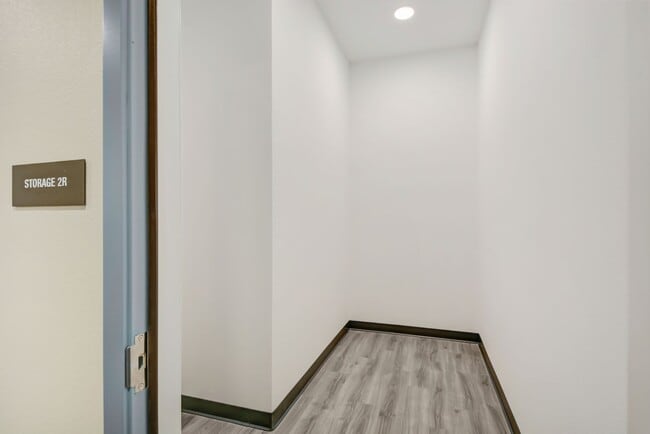 Building Photo - Just reduced and priced to rent fast! Modern Urban 2 Bed, 2 Bath Condo in Prime Ontario Location.