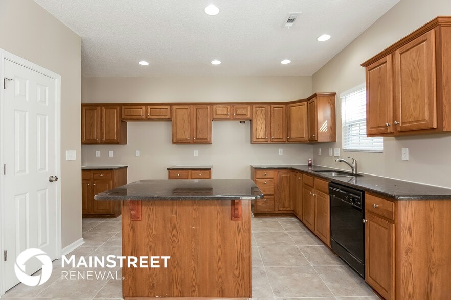 Building Photo - 2728 Highland Park Dr
