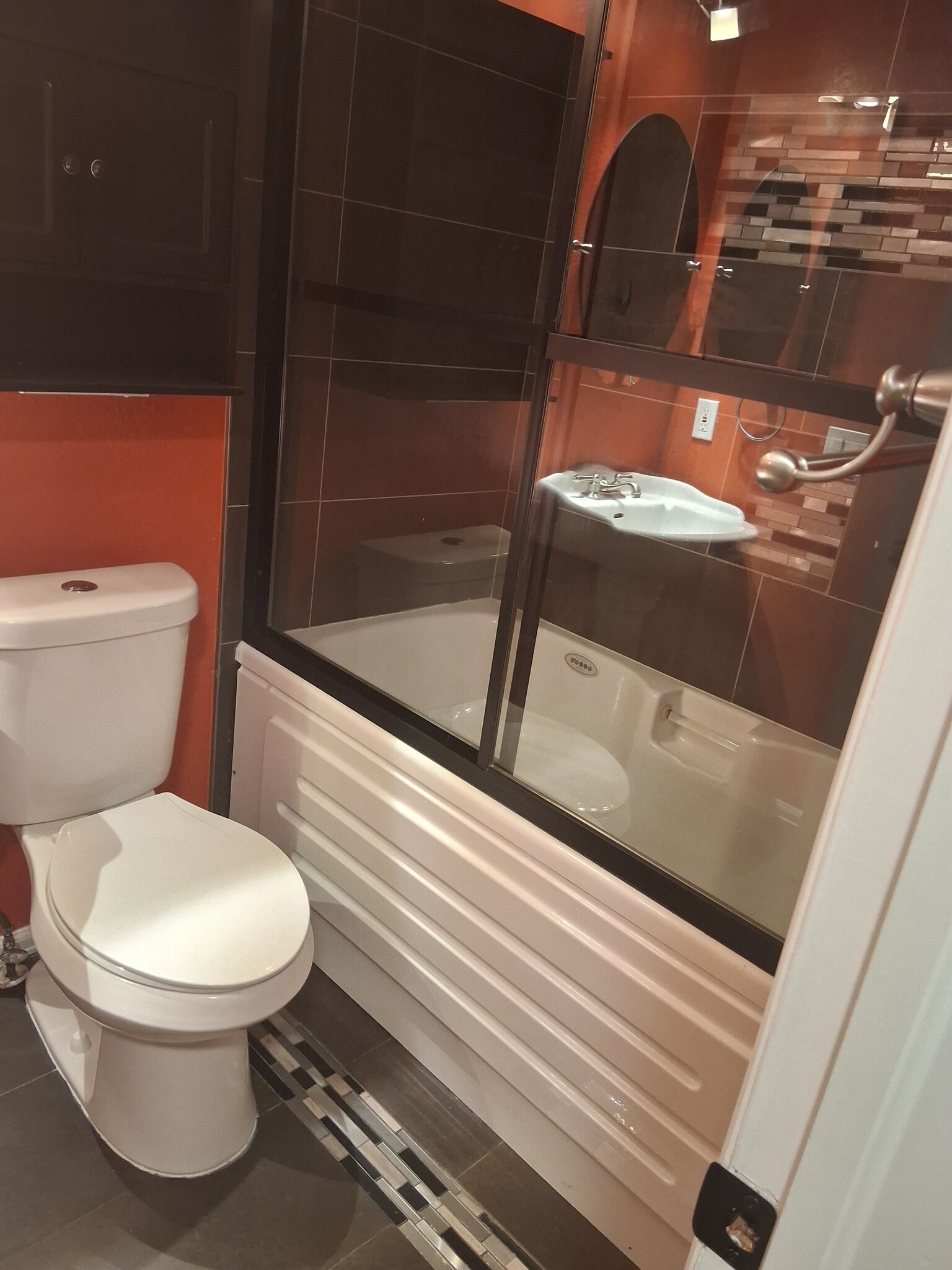 Jet Massage tub for relaxing and changes colors both bathrooms are newly remodel - 1089 S Walden Way