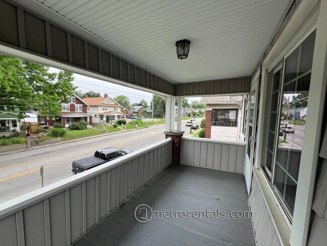 Building Photo - 2832-2834 Indianola Avenue