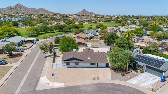 Building Photo - 3330 E Gelding Dr