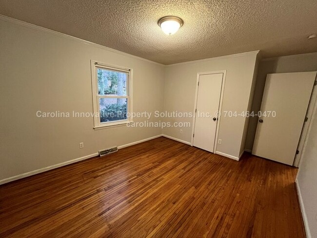 Building Photo - 7622 Helmdale Ave