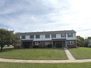 Building Photo - 707 N Golfcrest Rd