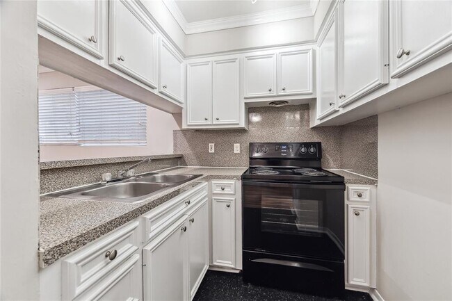 Primary Photo - 3414 Garrott St