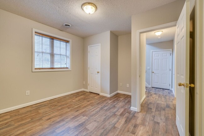 Building Photo - 3817 Rockford St