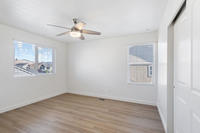 Building Photo - 4 bedroom/4 bathroom Home in Herriman!
