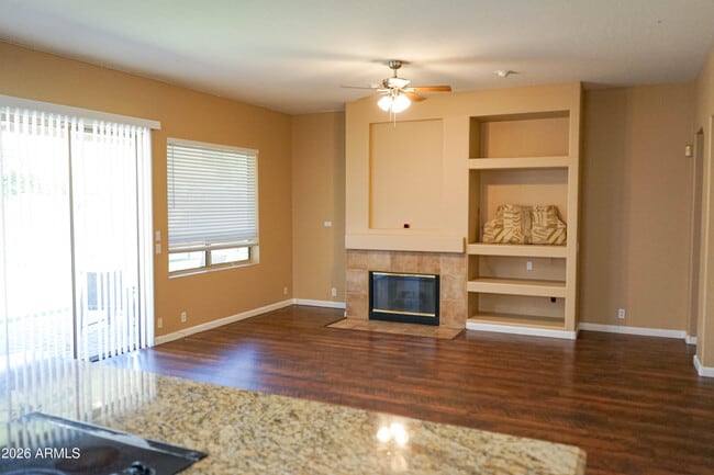 Building Photo - 541 N Danielson Way
