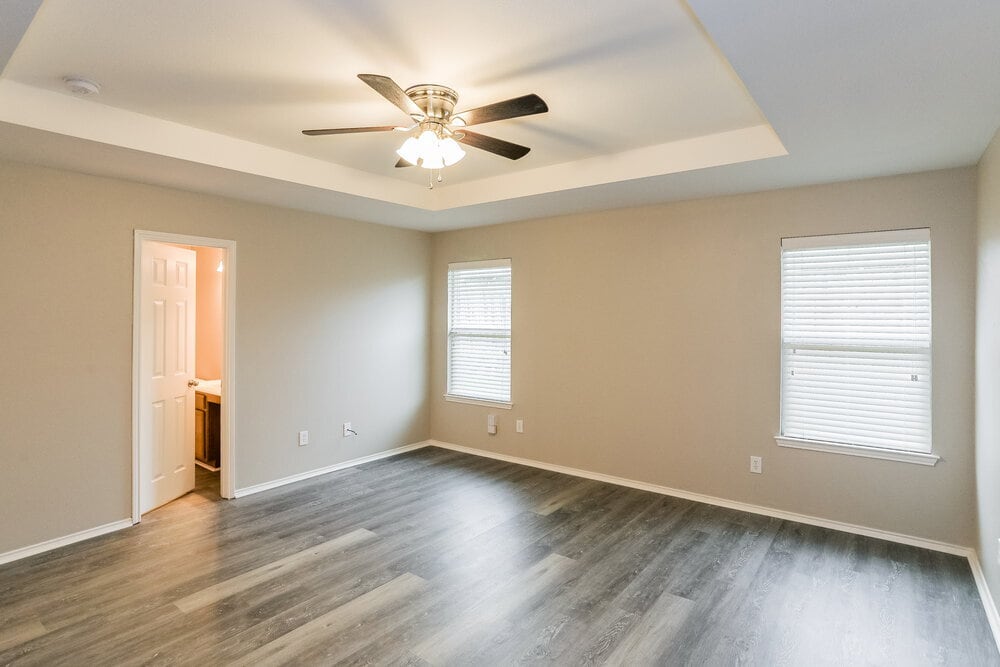 Building Photo - 516 Silver Leaf Dr