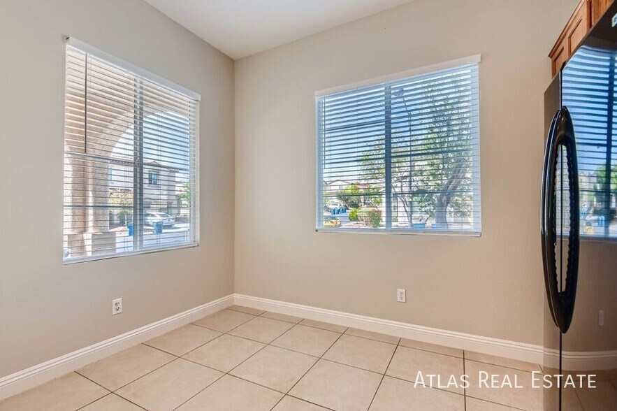 Building Photo - 6522 Chinatown St