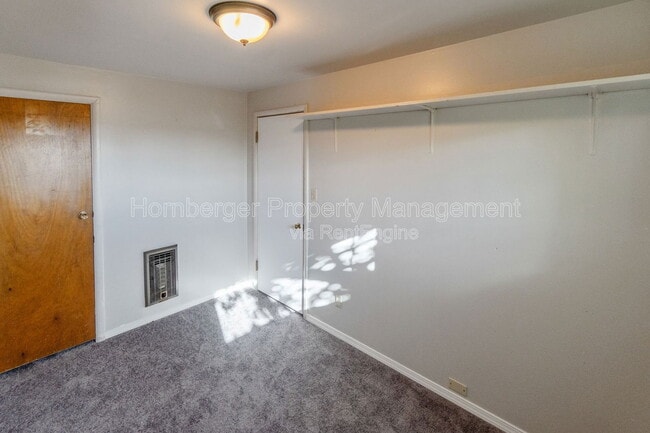 Building Photo - 628 E Euclid Ave