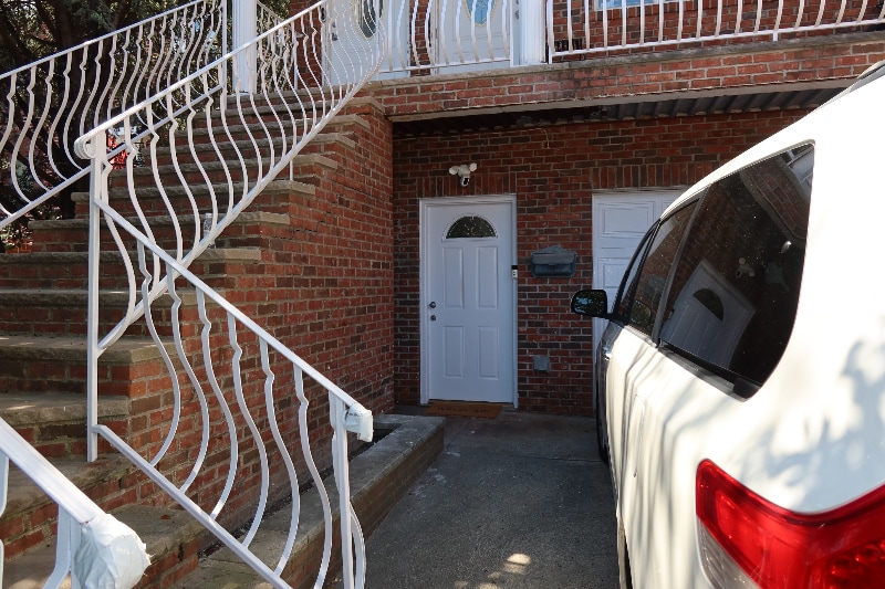 Building Photo - 68-43 Jay Ave