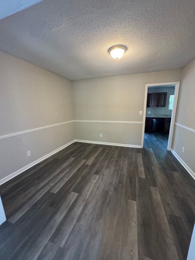 Building Photo - Gorgeous 3 bedroom home recently updated.