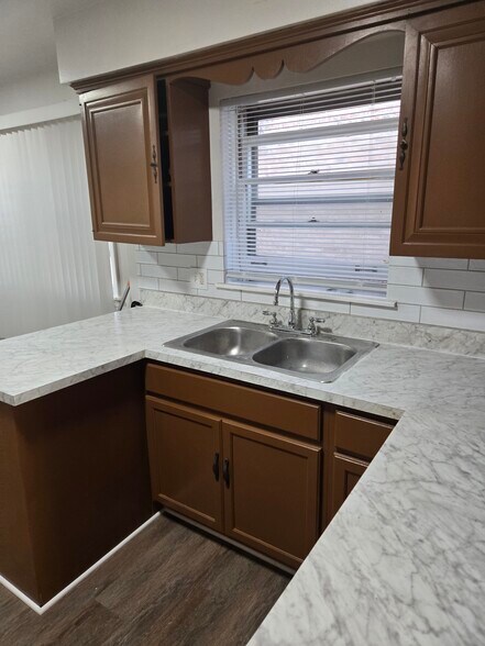 Kitchen - 7529 N. Oakley Ave.