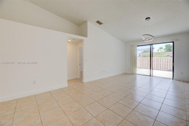 Building Photo - 6707 NW 193rd Ln