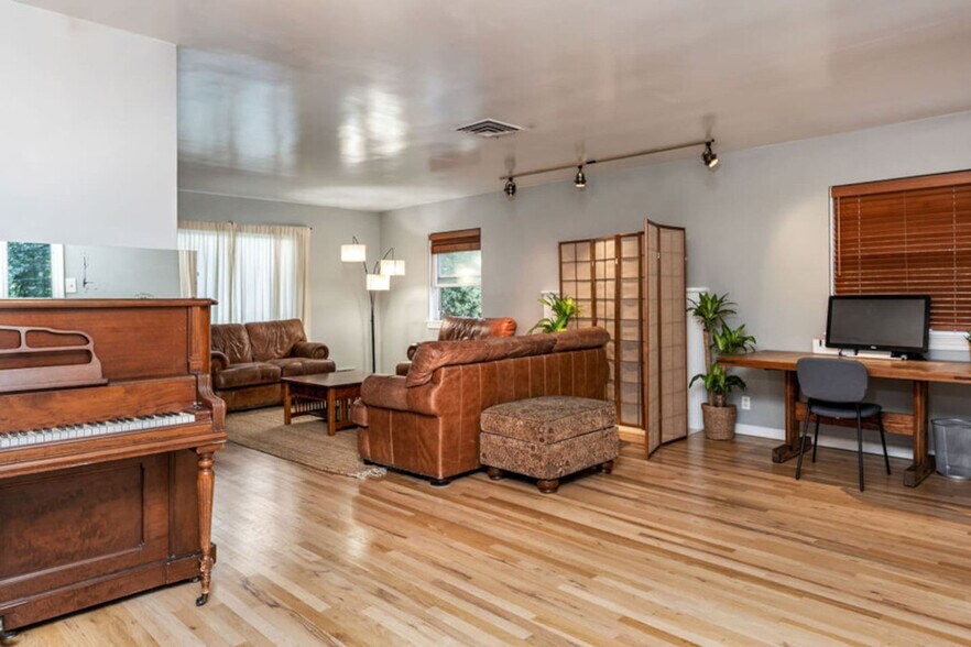 Primary Photo - 3410 S 2700 E