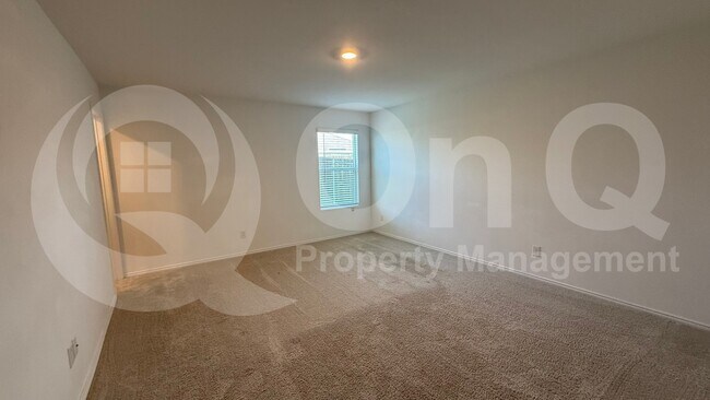 Building Photo - 614 Cochran Dr