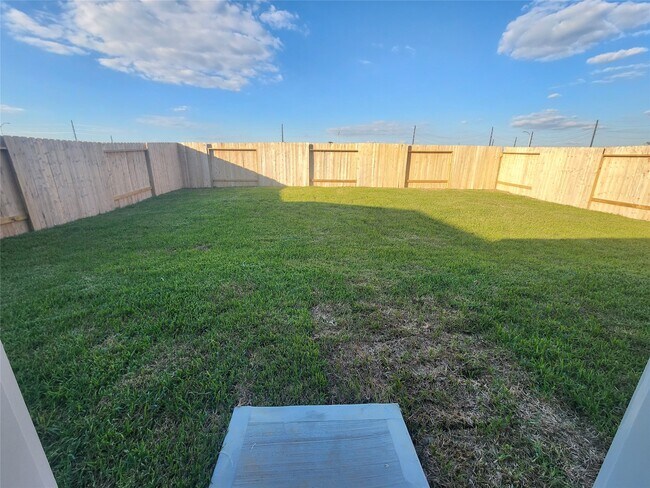 Building Photo - 715 Amberwood Crk Dr