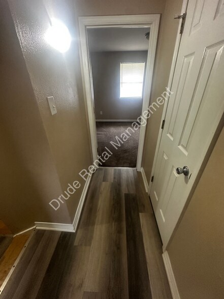 Building Photo - 14018 Virginia Dr