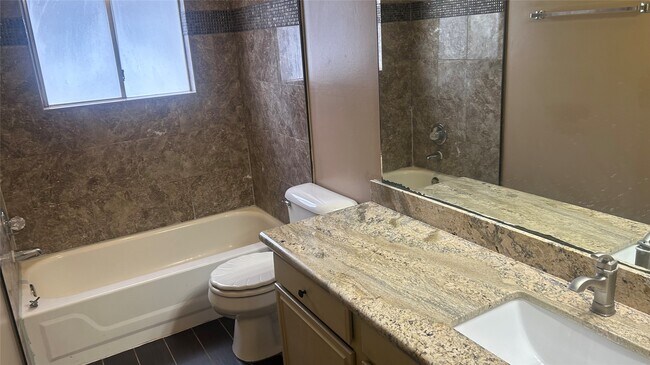 Building Photo - 1222 Bluestone Dr