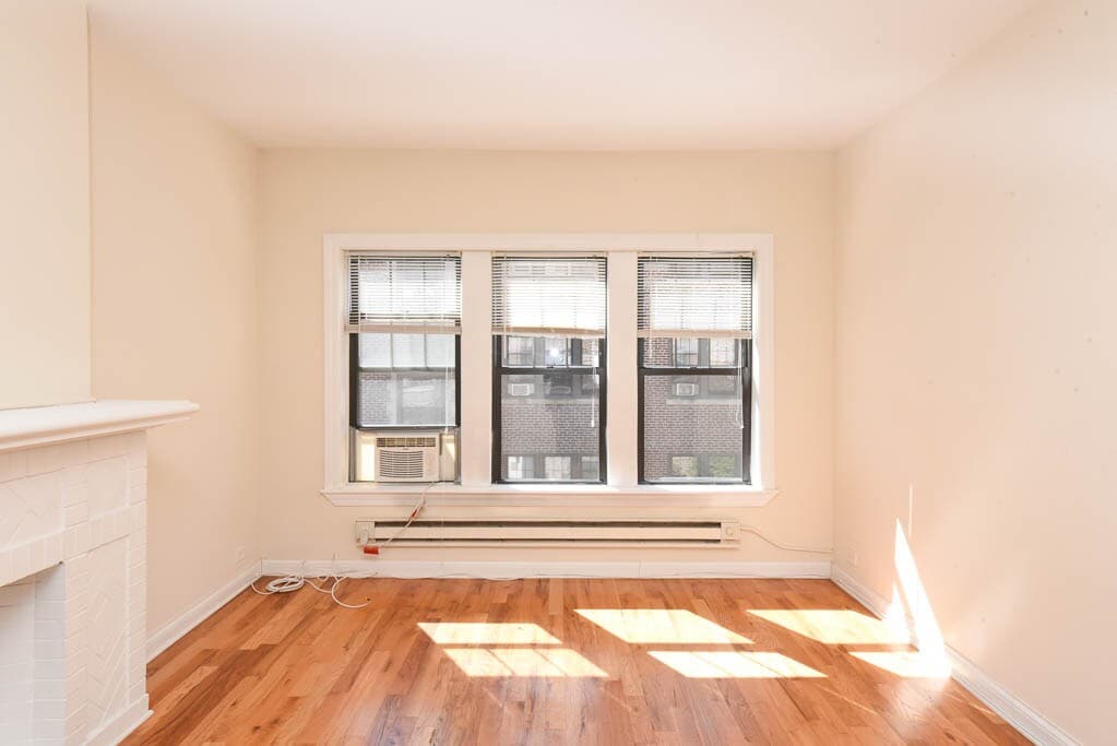 Building Photo - 1319 Oak Ave