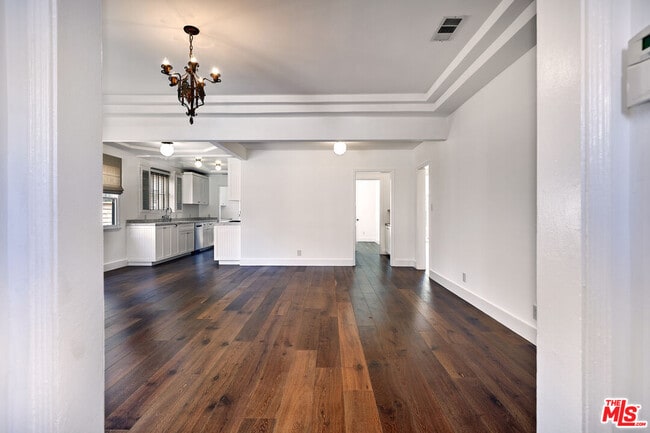 Building Photo - 1430 S Sierra Bonita Ave