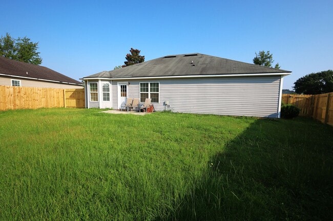 Building Photo - 5307 Vine Dr