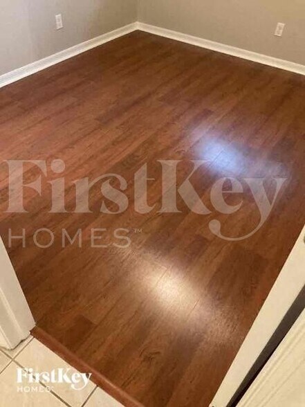 Building Photo - 9890 Laketree Ct