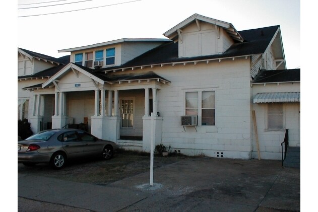  - 103 W Powell St