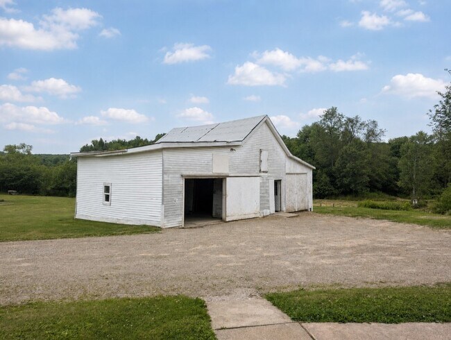 Building Photo - 10135 Sampson Rd