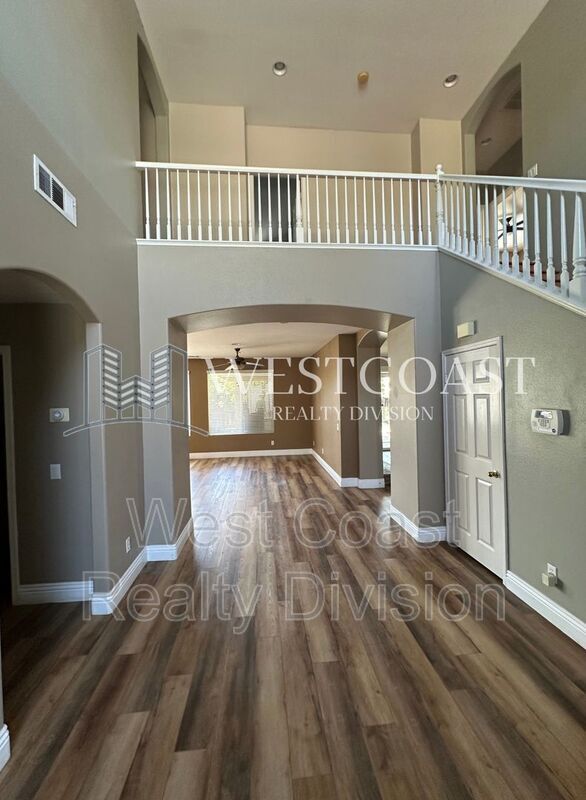 Building Photo - 26719 Evergreen Ave