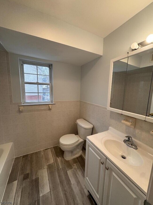 Building Photo - 17 Norfolk St