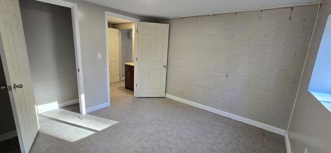 Building Photo - 20661 Monrovia Rd