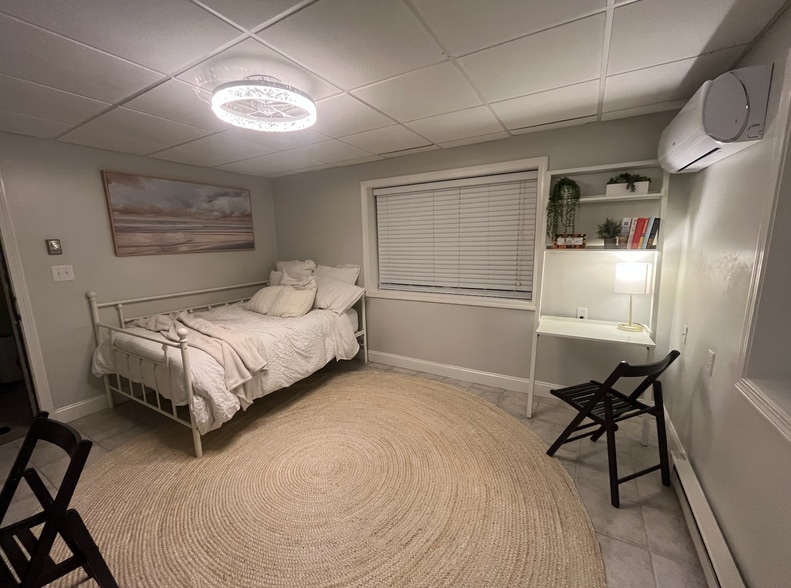 Building Photo - 497 Winnacunnet Rd