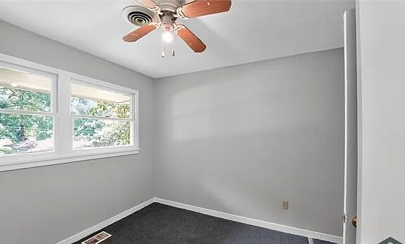 Building Photo - 704 Valleyview Dr