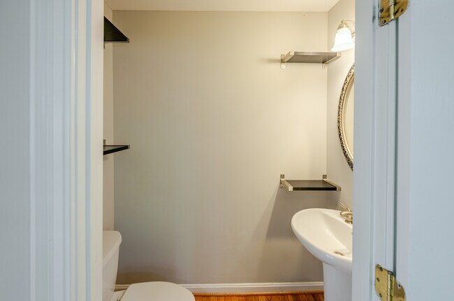 Building Photo - 5806 Flanders St