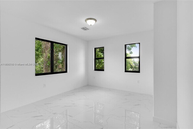 Building Photo - 1821 NW 69th St