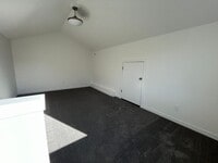 Building Photo - 1546 E 3rd St