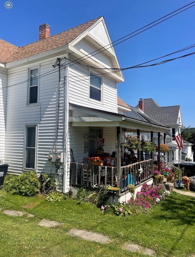 Building Photo - 10 1st Street