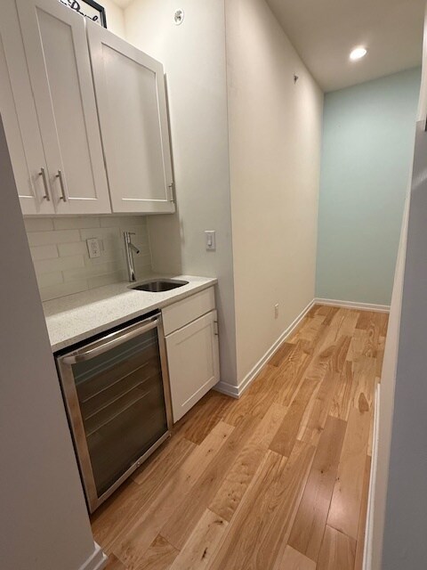 Third Floor Wet Bar - 2256 Dickinson St