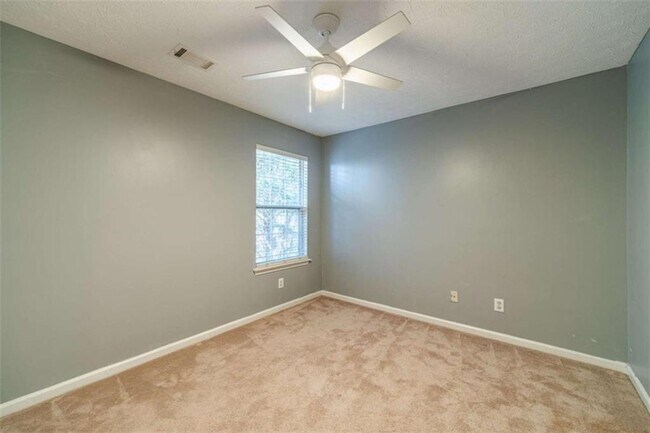 Building Photo - 934 Dominion Walk Dr SW