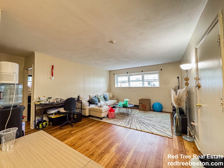 Building Photo - 11 Hodges Ave