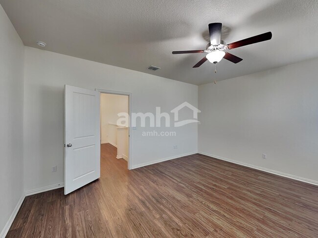 Building Photo - 180 Pebble Creek Run